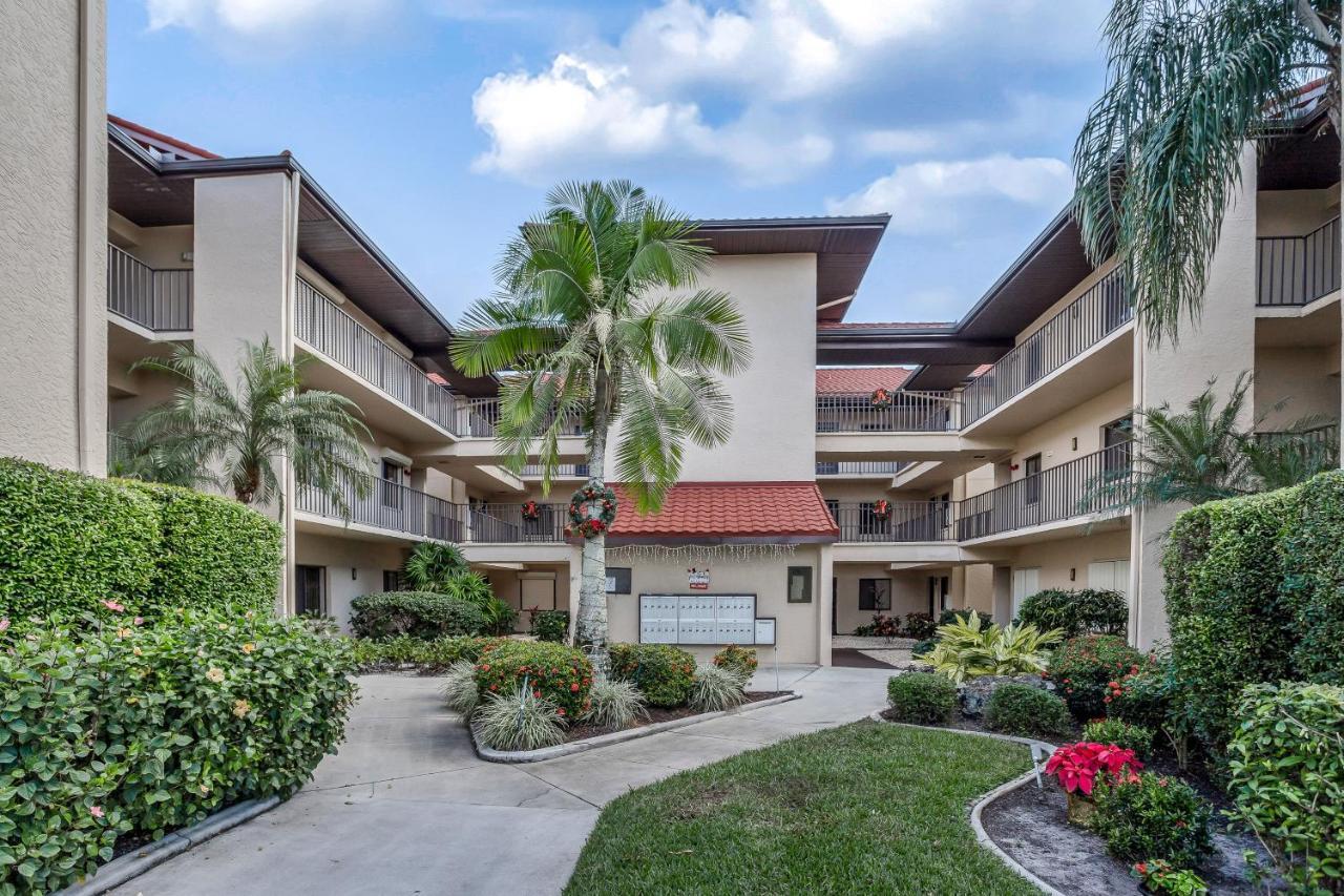 Cross Creek Lakeside Hotel Fort Myers Exterior foto